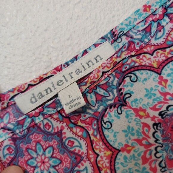 Daniel Rainn Top V Neck Blouse for Work Wear Size L Pink Geometric Design - Picture 7 of 11